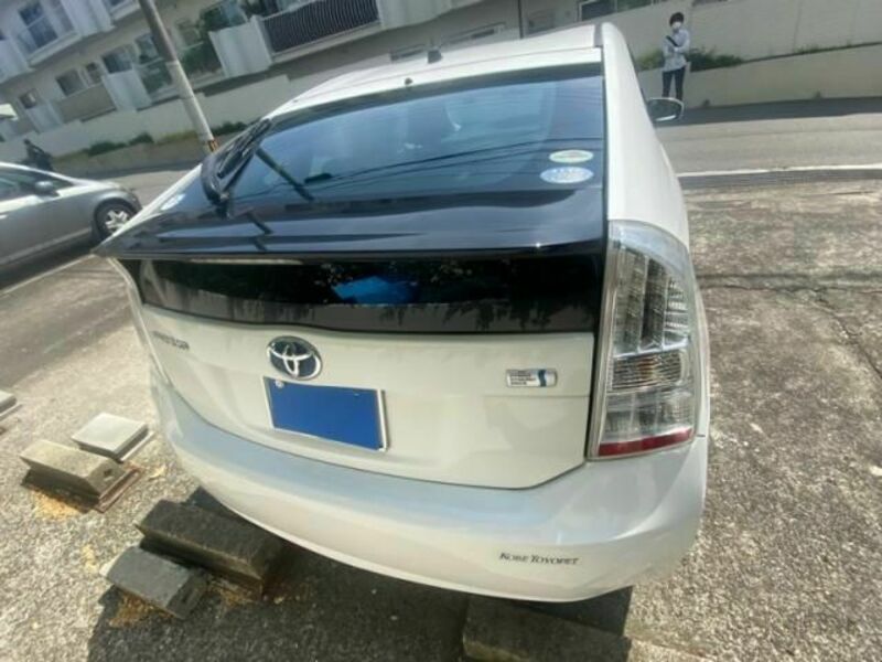 PRIUS-4