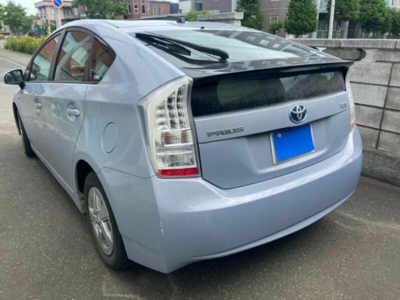 PRIUS-6