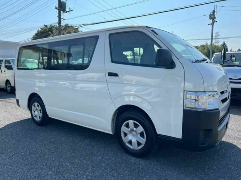 TOYOTA　HIACE VAN