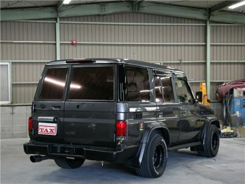 LAND CRUISER PRADO-1