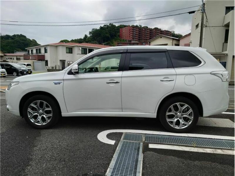 OUTLANDER PHEV-5