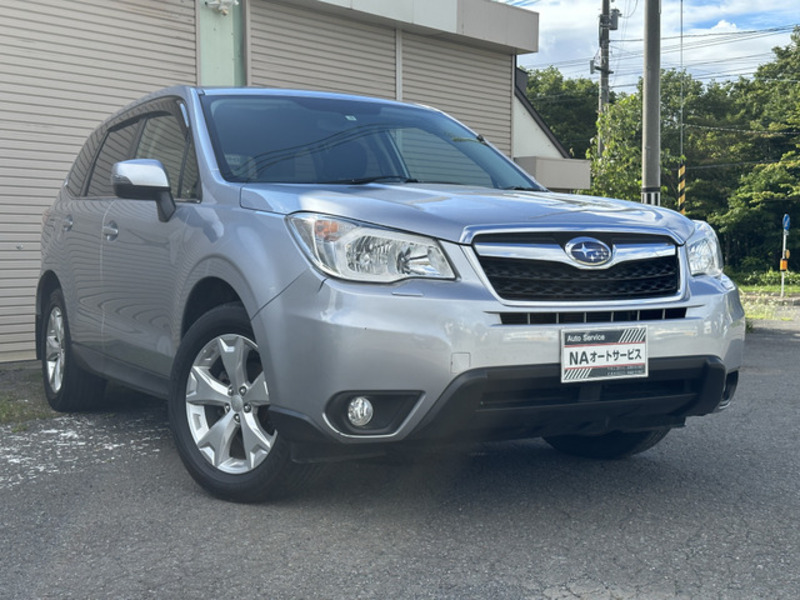 SUBARU　FORESTER