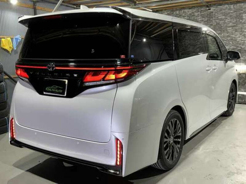 VELLFIRE-11