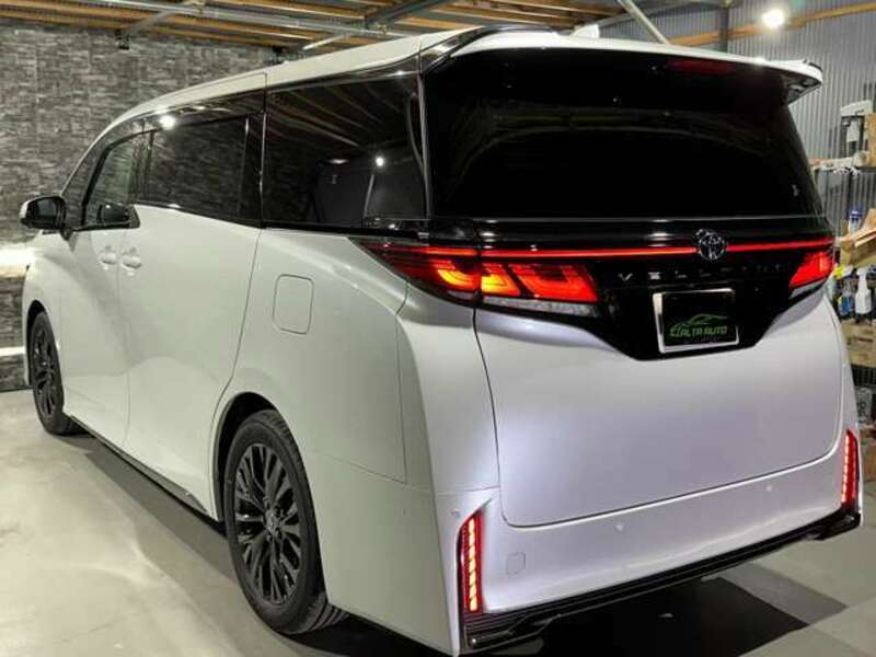 VELLFIRE-12