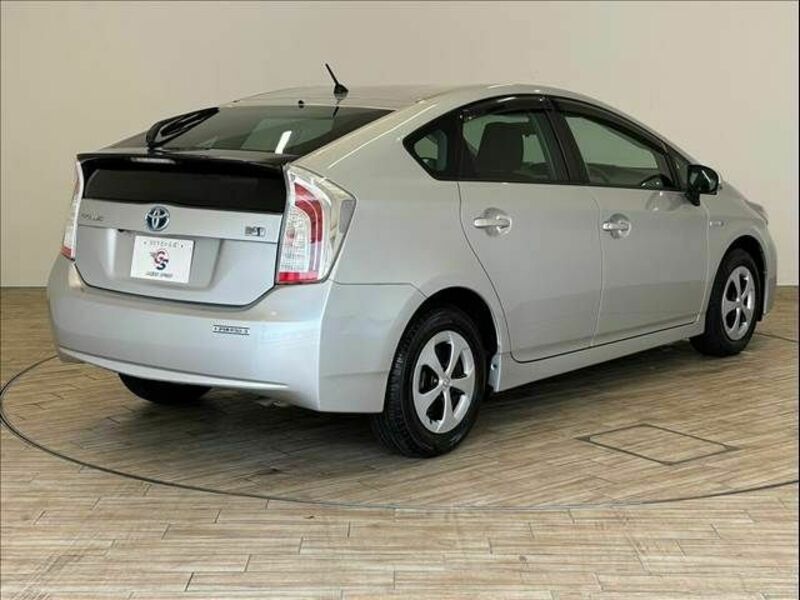 PRIUS-13