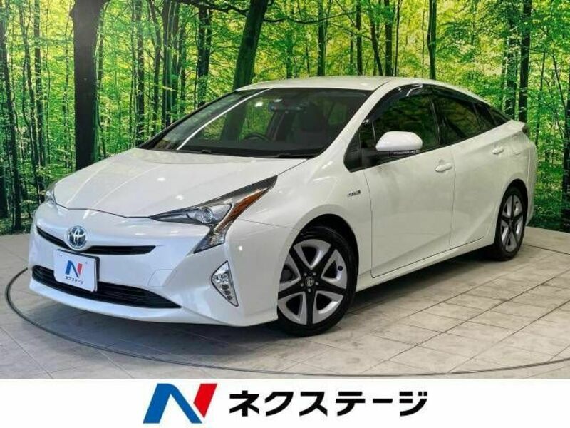 TOYOTA　PRIUS