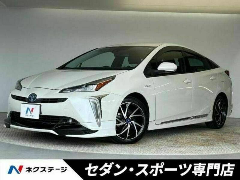 TOYOTA　PRIUS