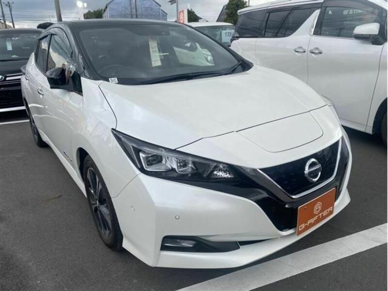 NISSAN　LEAF