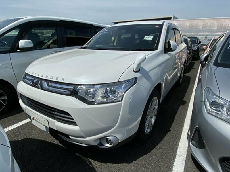 MITSUBISHI　OUTLANDER