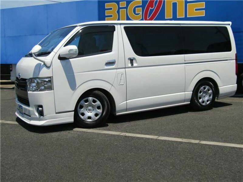 TOYOTA　HIACE VAN