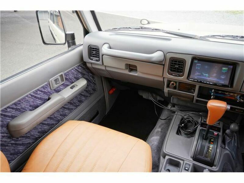 LAND CRUISER PRADO-27