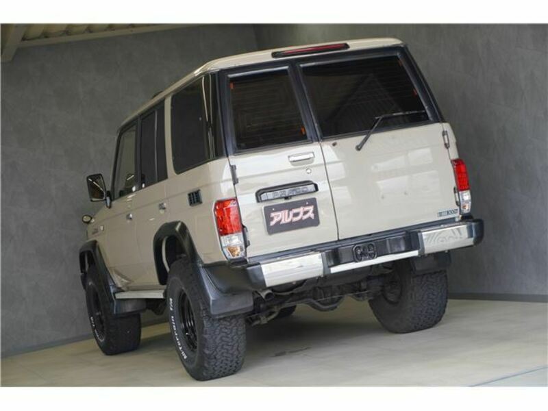 LAND CRUISER PRADO-35