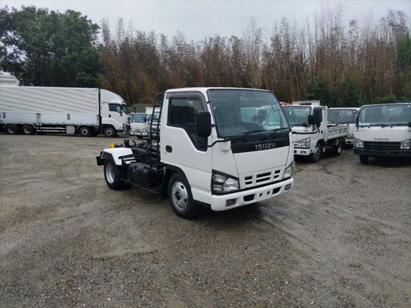 ISUZU　ELF