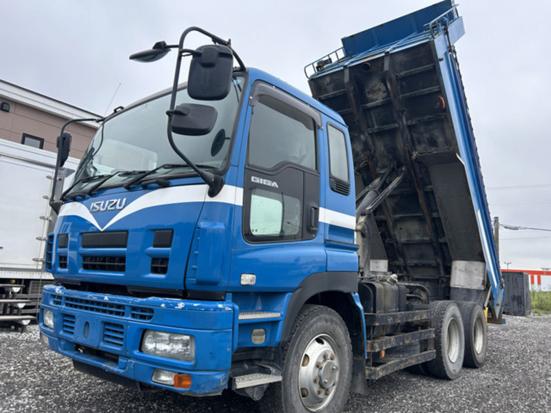 ISUZU　GIGA