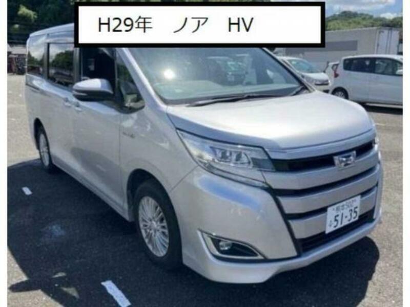 TOYOTA　NOAH