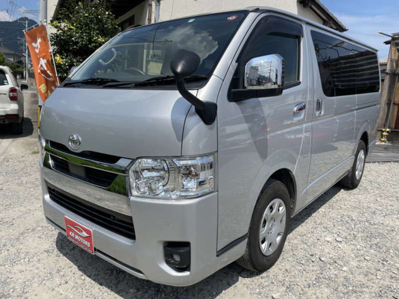 TOYOTA　HIACE VAN