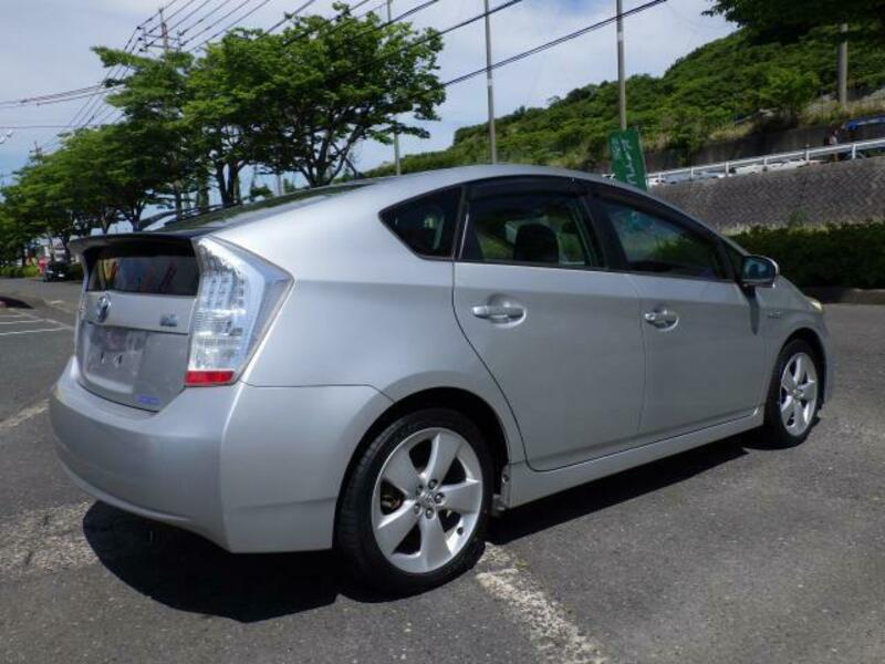 PRIUS-1