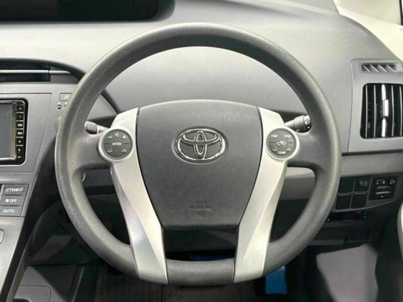 PRIUS-11