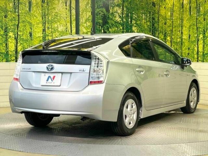 PRIUS-17