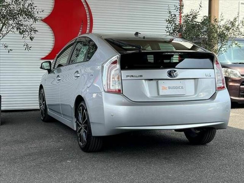 PRIUS-13