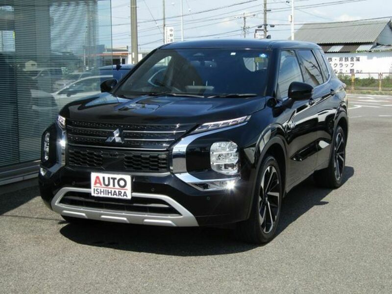 MITSUBISHI　OUTLANDER PHEV