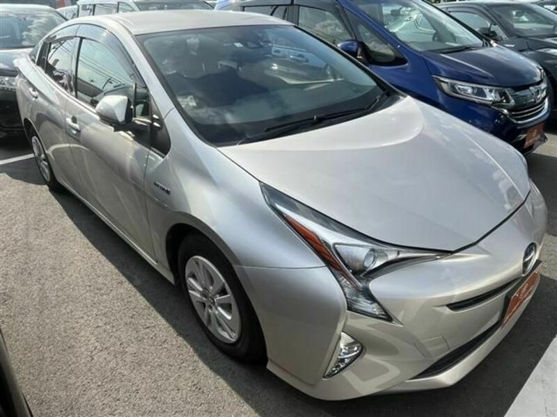 TOYOTA　PRIUS