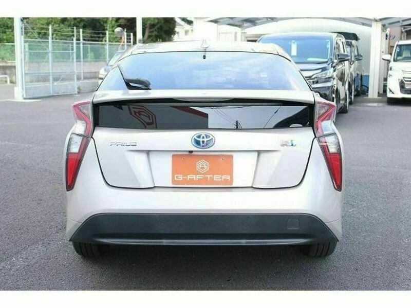 PRIUS-8