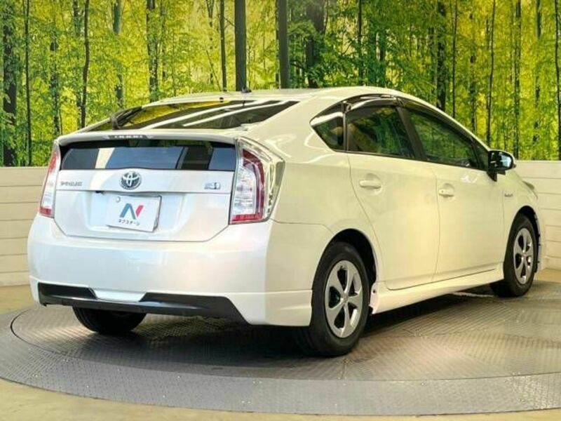 PRIUS-17