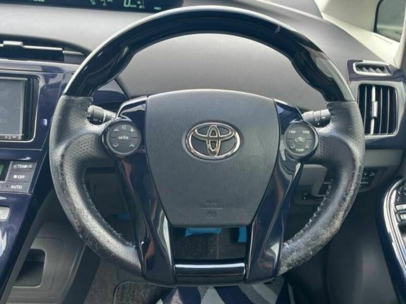 PRIUS-11