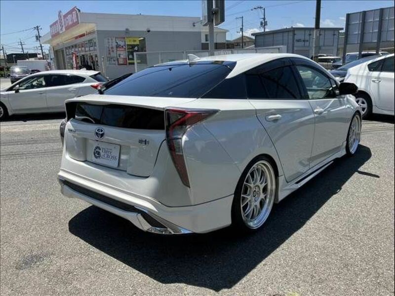 PRIUS-4