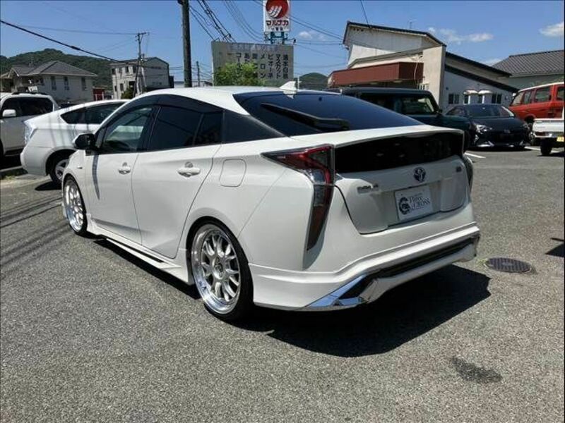 PRIUS-6