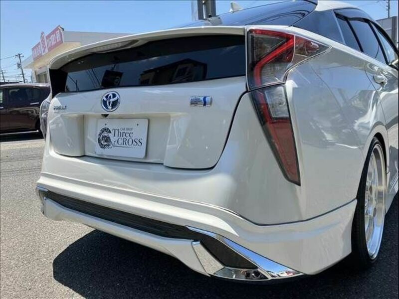 PRIUS-11