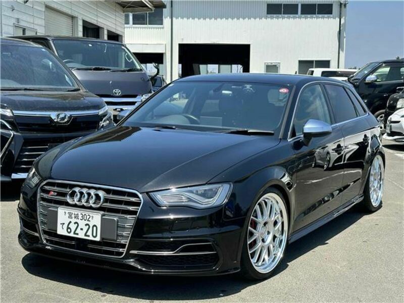 AUDI　S3