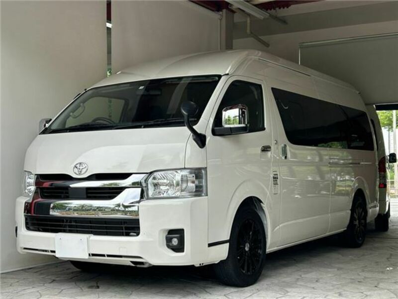 TOYOTA　HIACE