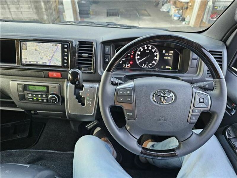 HIACE VAN-4