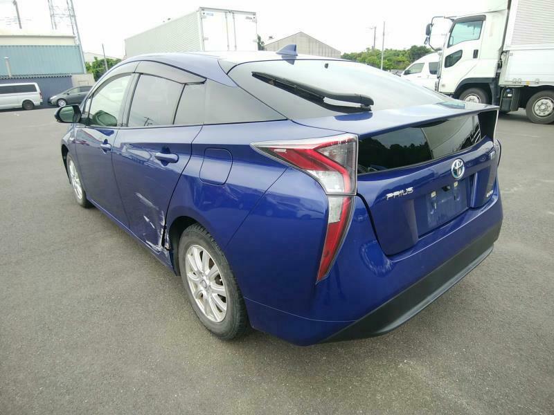 PRIUS-17