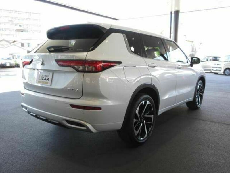 OUTLANDER PHEV-4