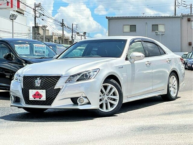 TOYOTA　CROWN