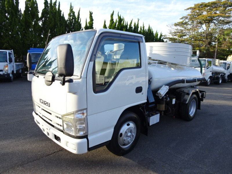 ISUZU　ELF