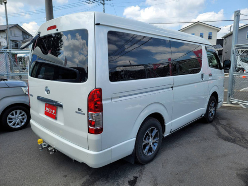 HIACE-10