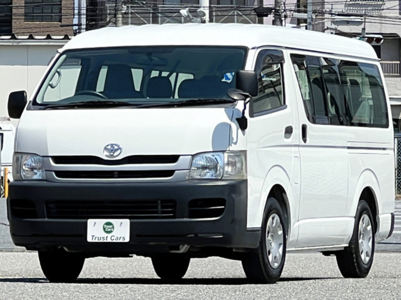 TOYOTA　HIACE