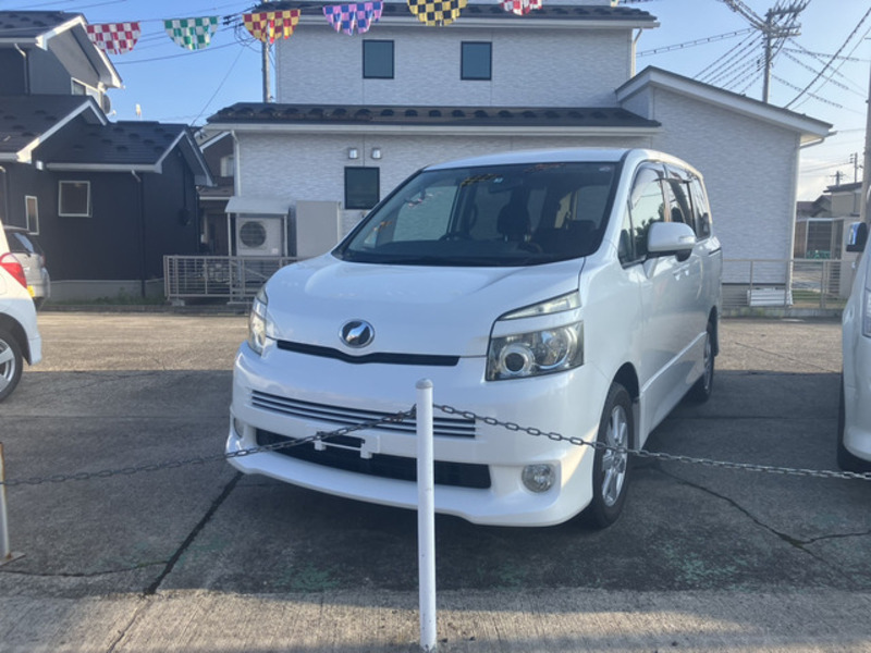 TOYOTA　VOXY