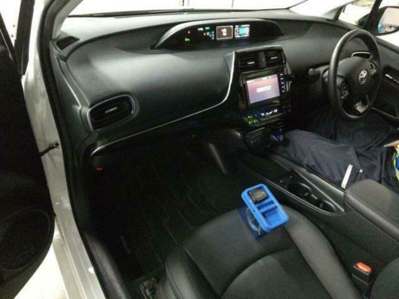 PRIUS-4