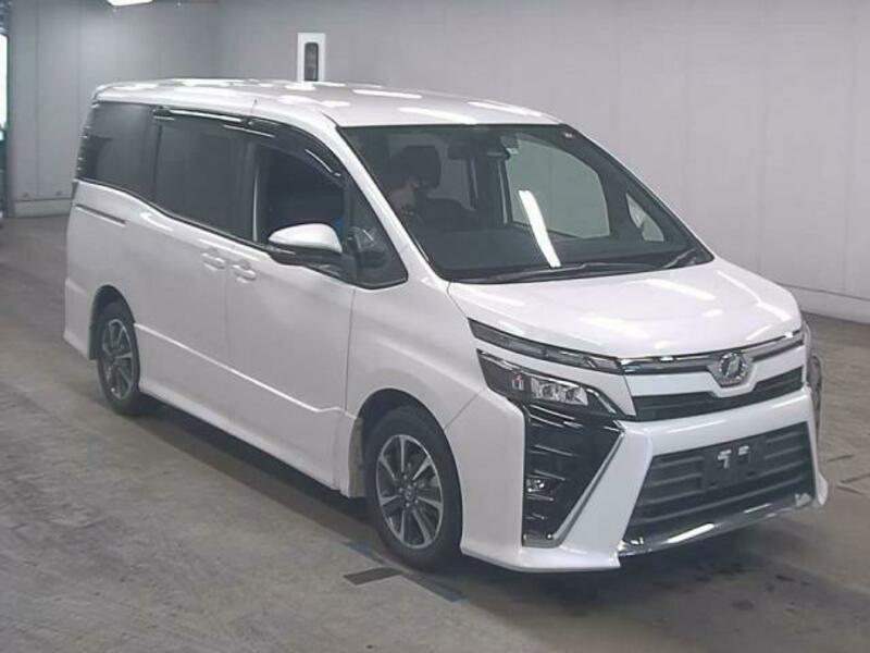 TOYOTA　VOXY