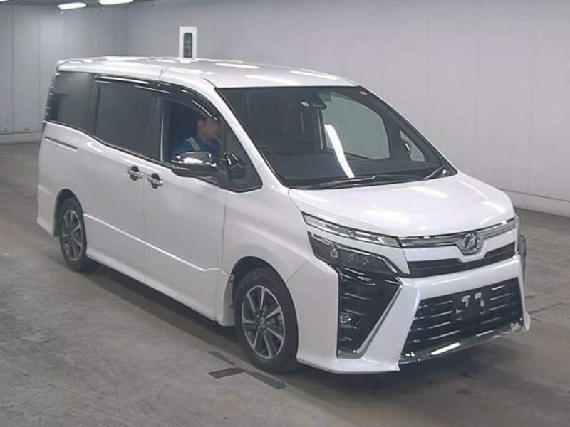 TOYOTA　VOXY