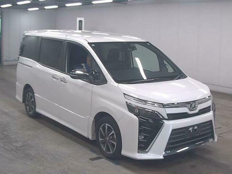 TOYOTA　VOXY