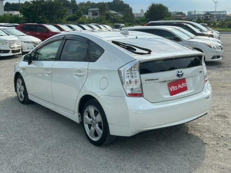 PRIUS-4