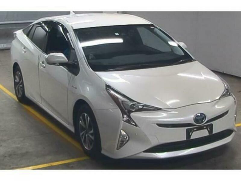 TOYOTA　PRIUS