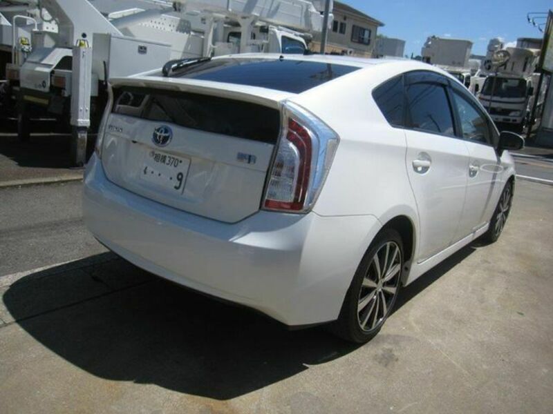 PRIUS-3