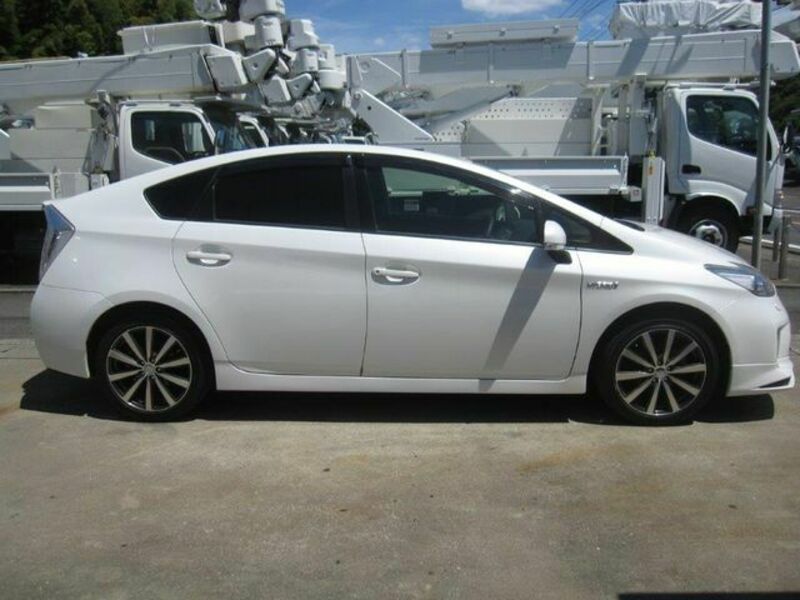 PRIUS-6